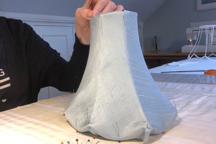 Making tailored lampshades